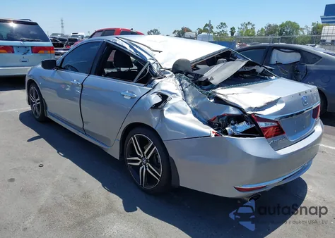 2017 Honda Accord Sport z USA, uszkodzony, nr VIN 1HGCR2F51HA044825